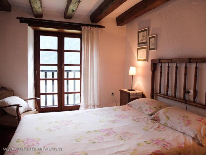 Casas De Zapatierno Guest House Espierba Стая снимка