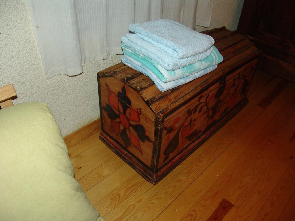 Casas De Zapatierno Guest House Espierba Стая снимка